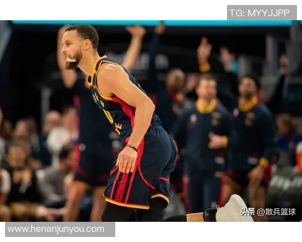 库里对阵雷霆的精彩数据统计分析与比赛回顾